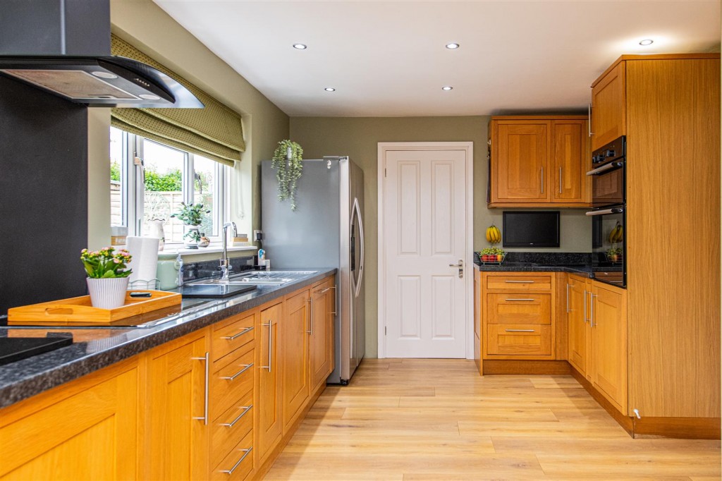 Images for Diana Way, Burton Latimer EAID:oscarjamesapi BID:3