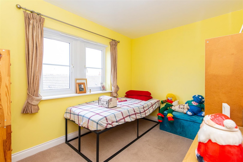 Images for Celtic Close, Higham Ferrers EAID:oscarjamesapi BID:8