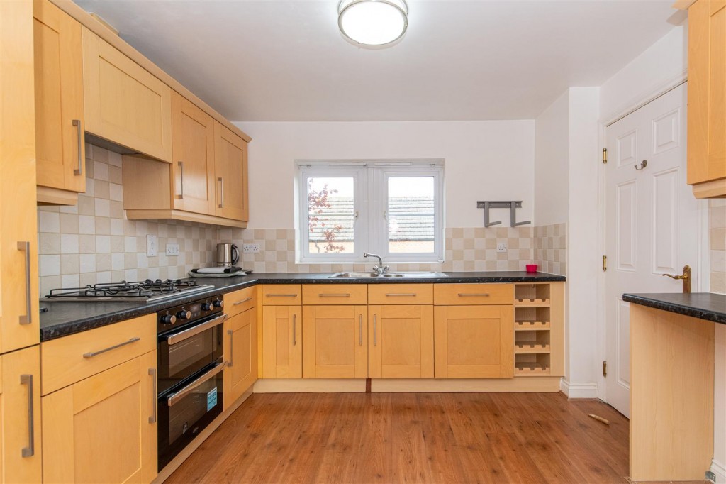 Images for Celtic Close, Higham Ferrers EAID:oscarjamesapi BID:8