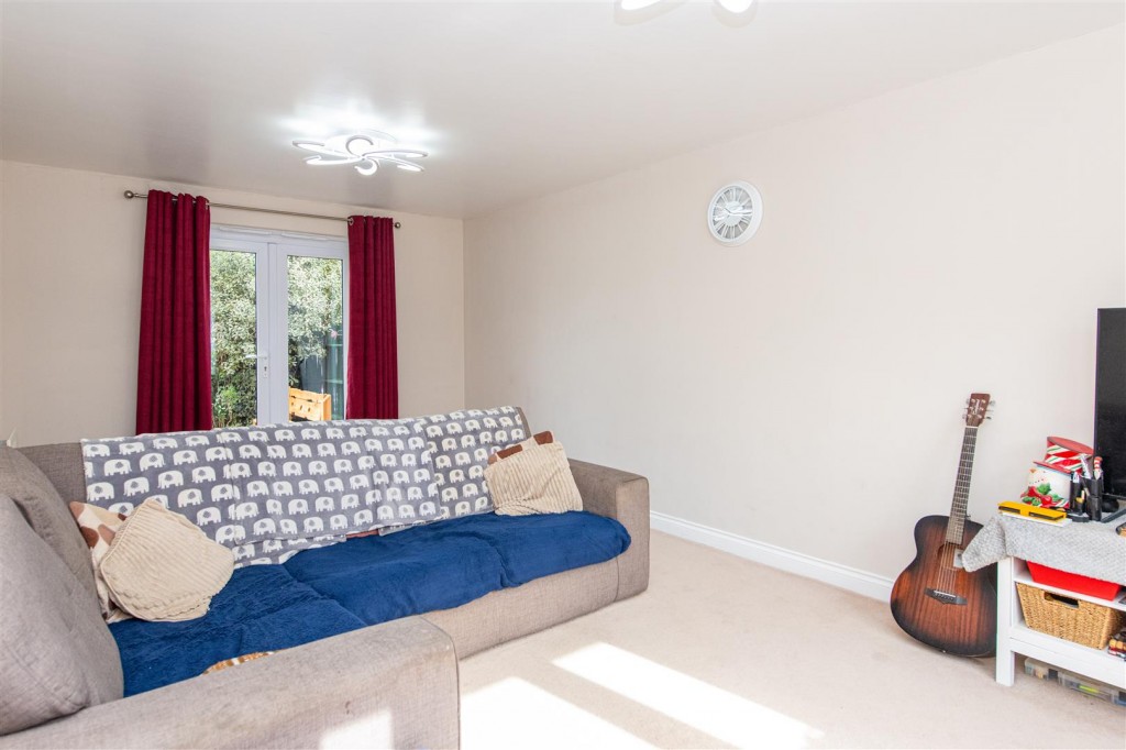 Images for Celtic Close, Higham Ferrers EAID:oscarjamesapi BID:8