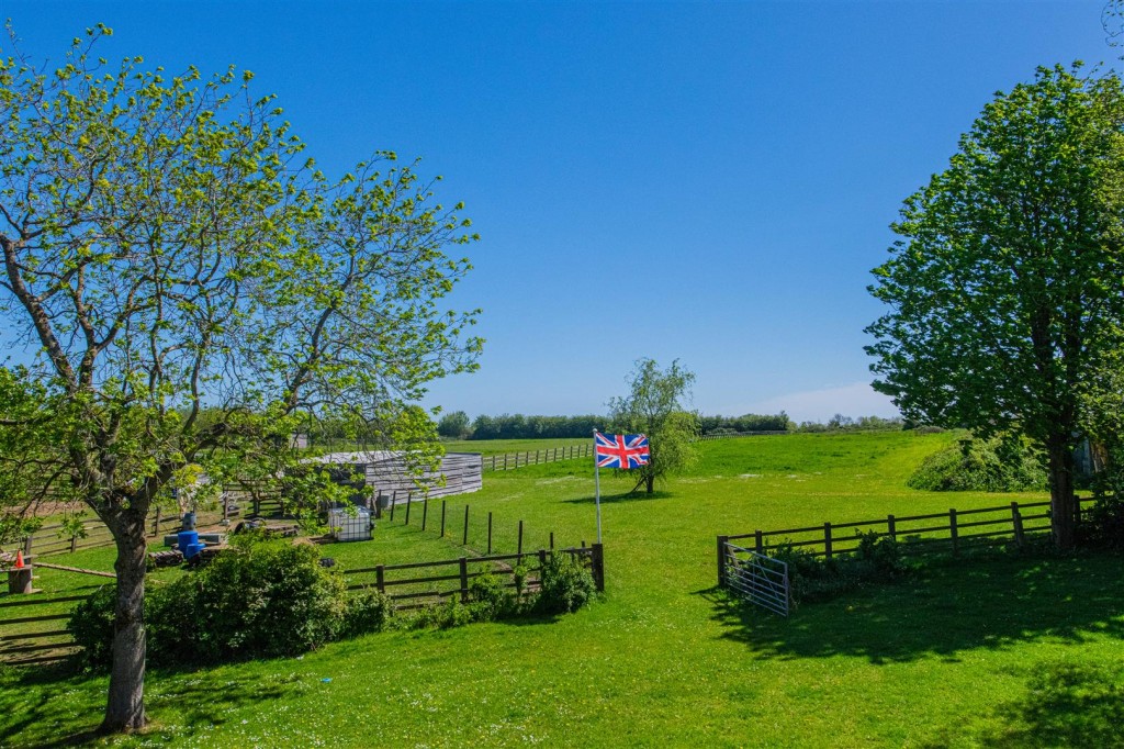 Images for Gables House, Arthingworth Road, Desborough EAID:oscarjamesapi BID:5