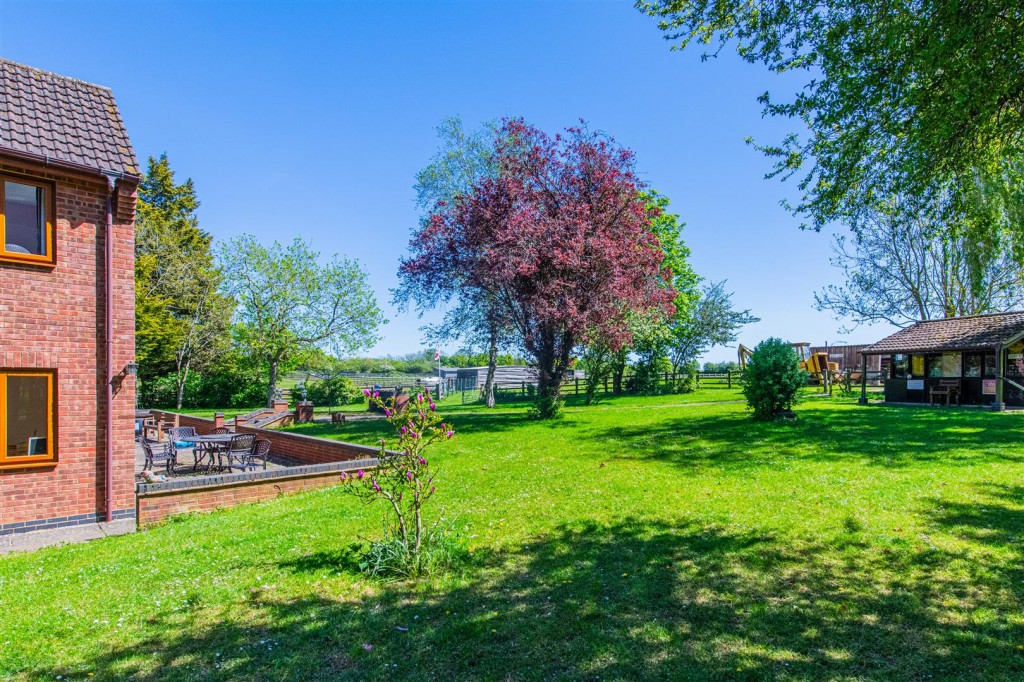 Images for Gables House, Arthingworth Road, Desborough EAID:oscarjamesapi BID:5