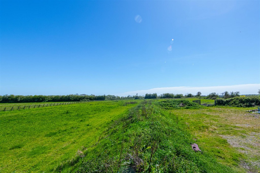 Images for Gables House, Arthingworth Road, Desborough EAID:oscarjamesapi BID:5