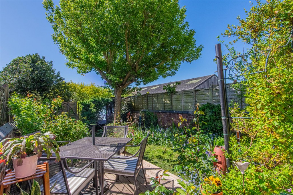 Images for Roundhill Road, Kettering EAID:oscarjamesapi BID:2