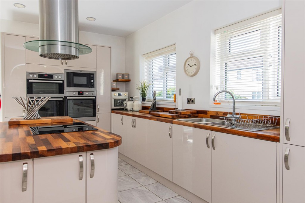Images for East Avenue, Burton Latimer EAID:oscarjamesapi BID:3