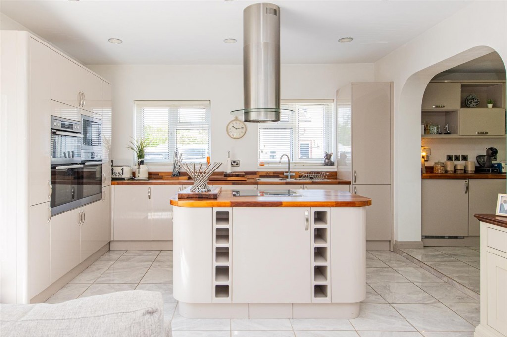 Images for East Avenue, Burton Latimer EAID:oscarjamesapi BID:3