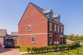Images for Woodpecker Drive, Rothwell, Kettering