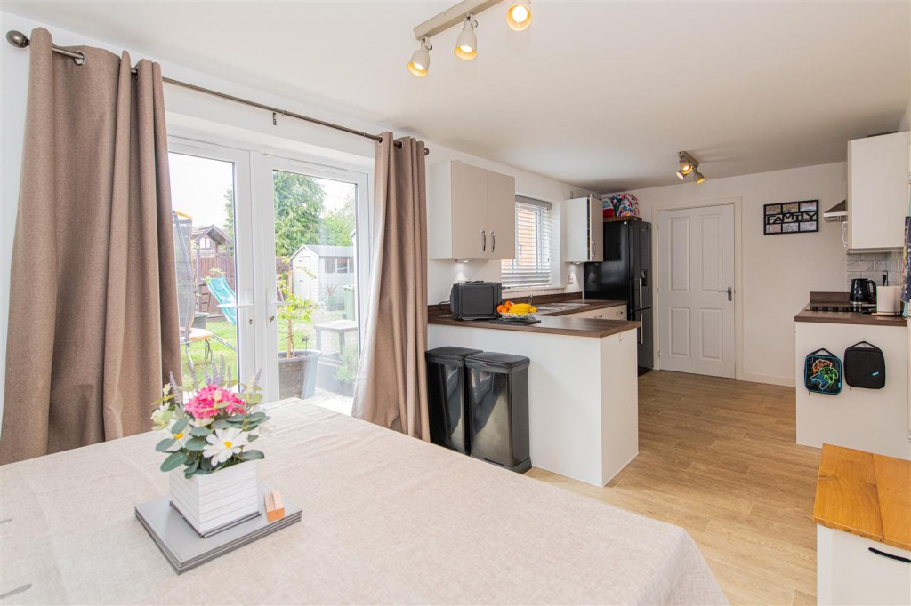 Images for Speight Crescent, Barton Seagrave EAID:oscarjamesapi BID:3