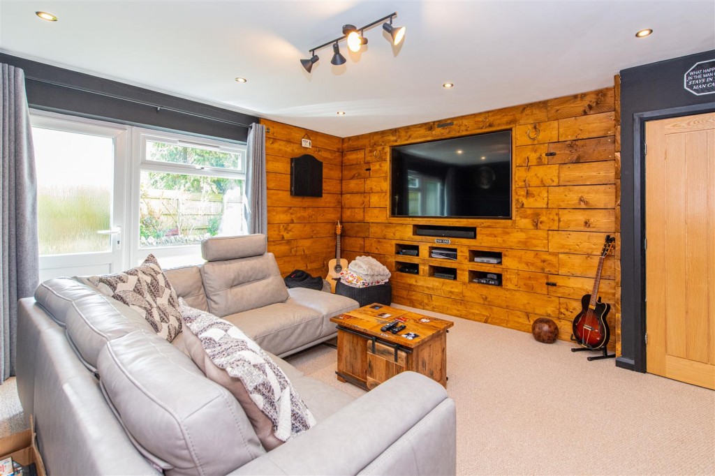 Images for Grove Way, Finedon EAID:oscarjamesapi BID:3