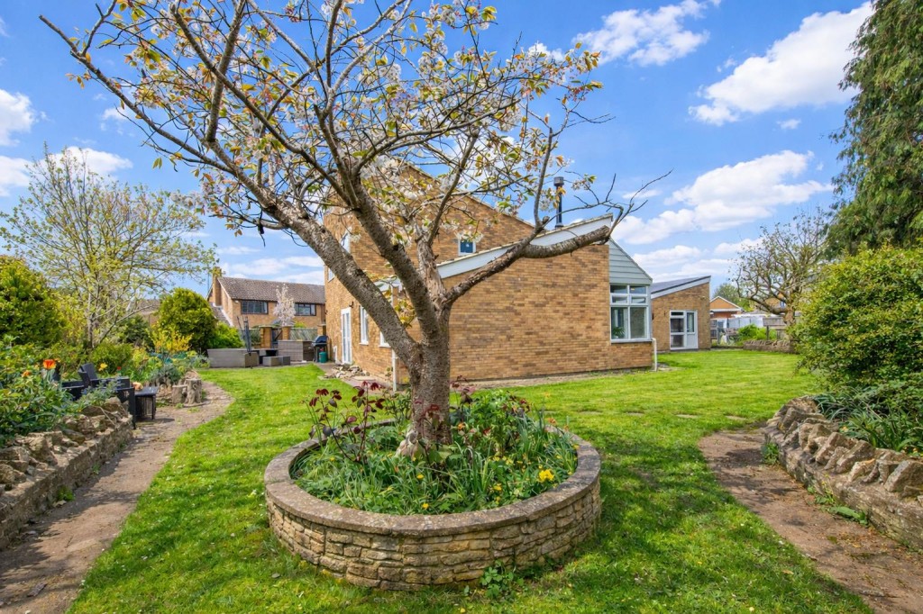 Images for Grove Way, Finedon EAID:oscarjamesapi BID:3
