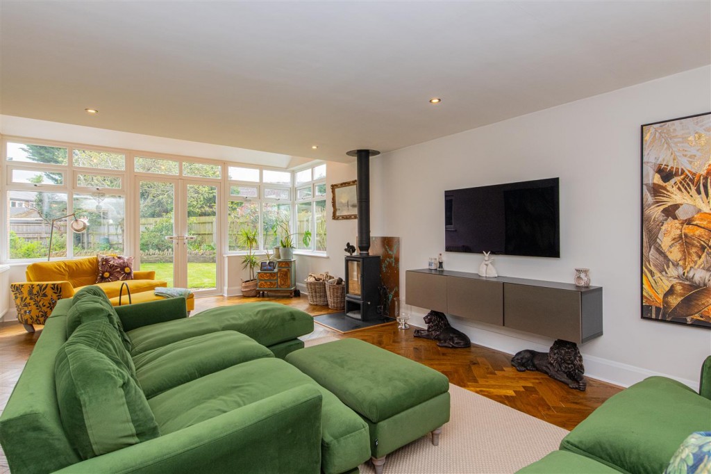 Images for Grove Way, Finedon EAID:oscarjamesapi BID:3