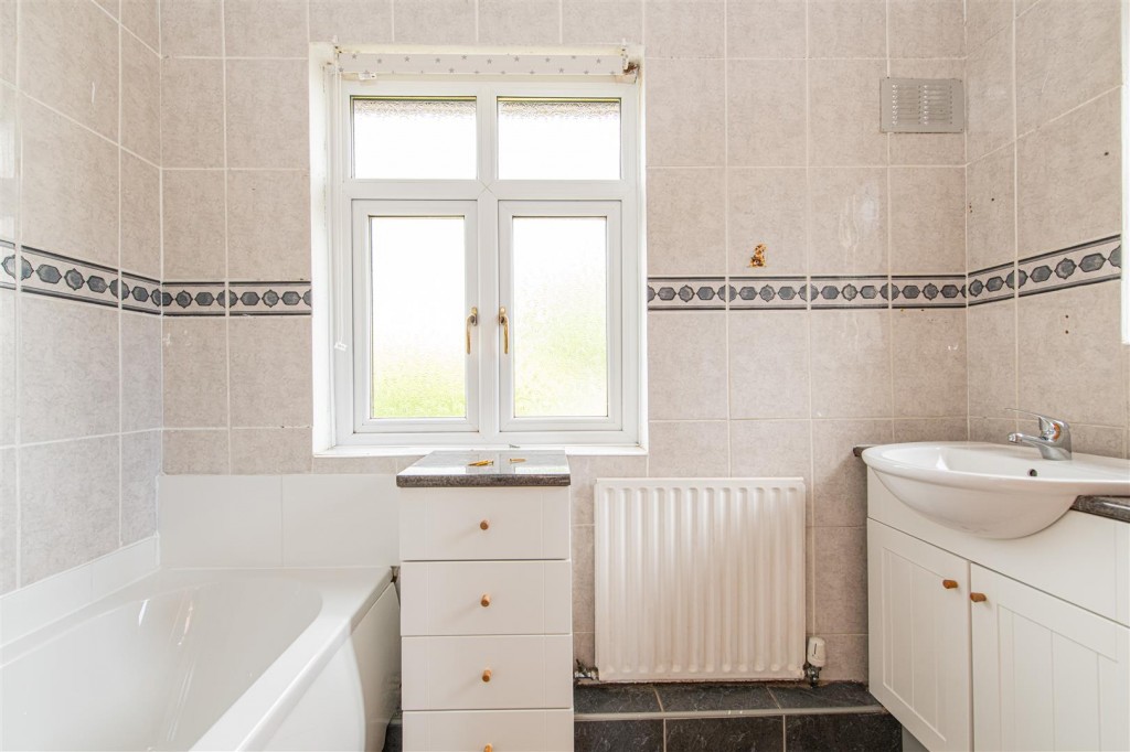 Images for Ivy Road, Kettering EAID:oscarjamesapi BID:2