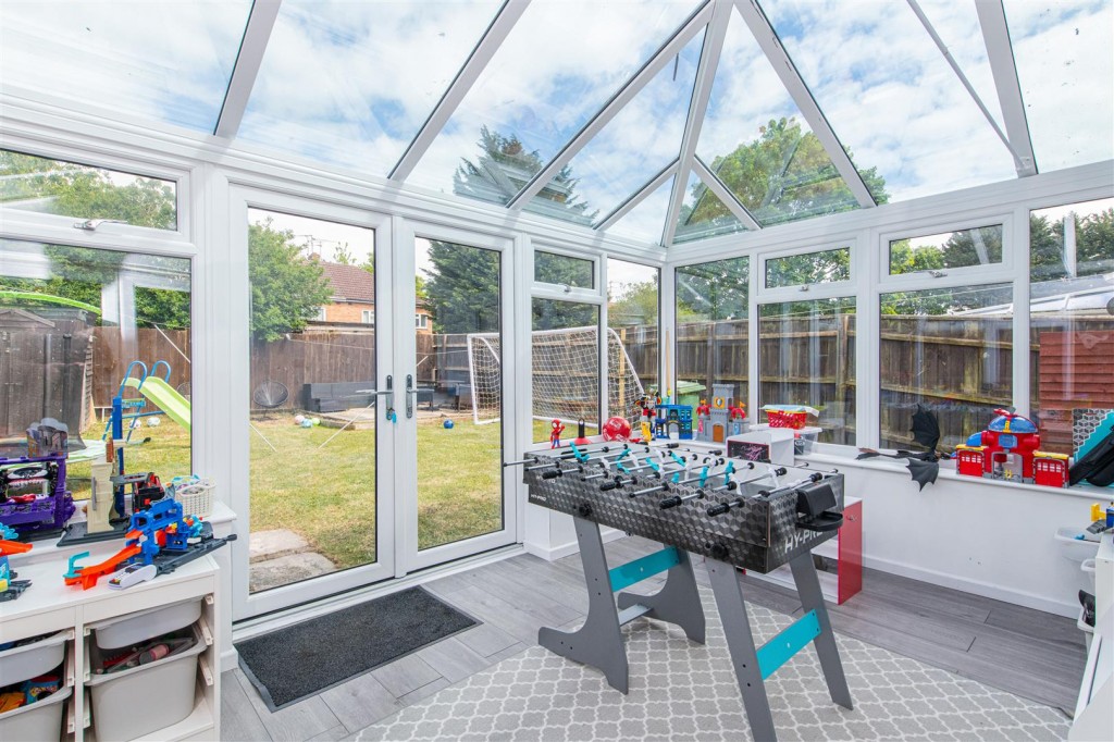 Images for Dovedale Road, Corby EAID:oscarjamesapi BID:4