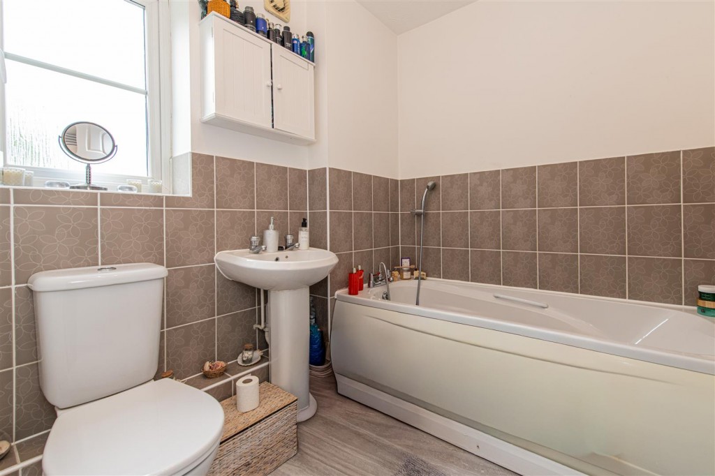Images for Hunt Close, Wellingborough EAID:oscarjamesapi BID:6