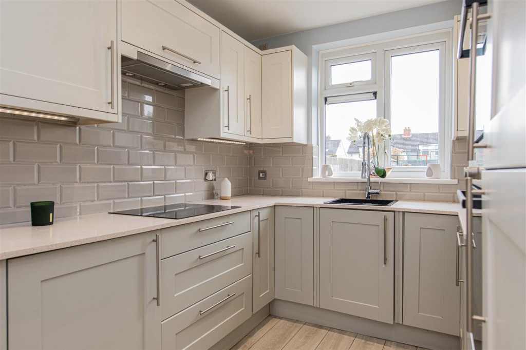 Images for Swanspool Parade, Wellingborough EAID:oscarjamesapi BID:6