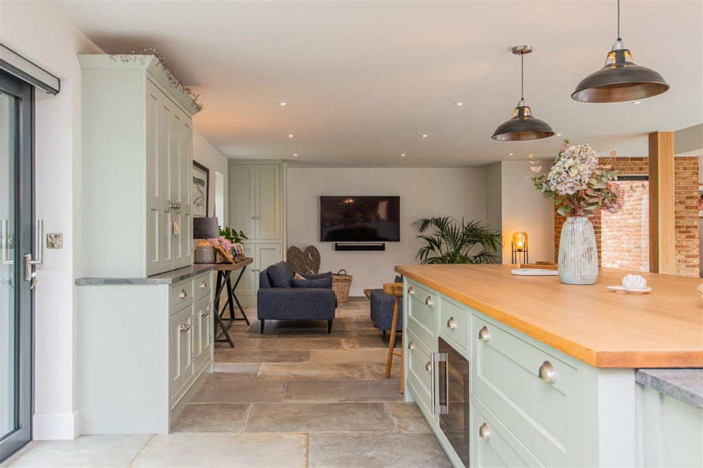 Images for High Street, Brington, Huntingdon EAID:oscarjamesapi BID:3