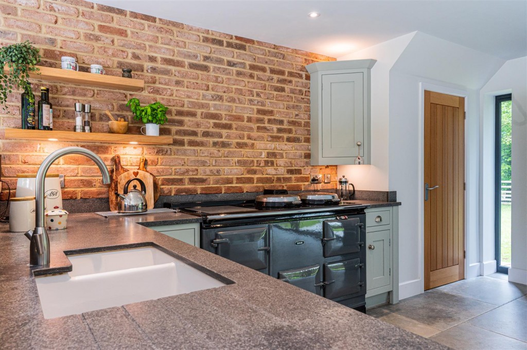 Images for High Street, Brington, Huntingdon EAID:oscarjamesapi BID:3