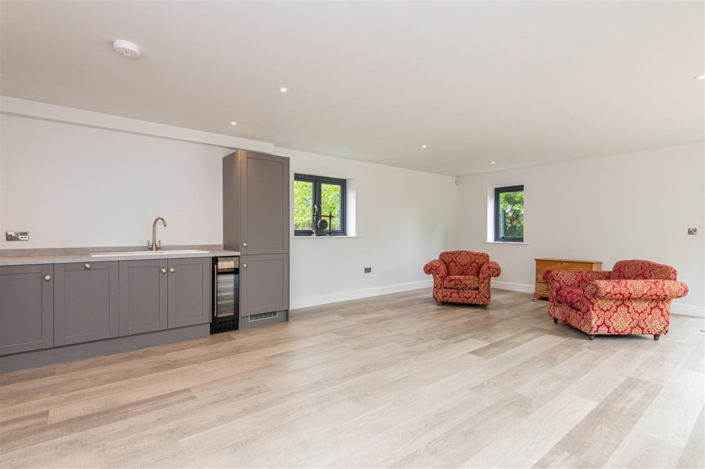 Images for High Street, Brington, Huntingdon EAID:oscarjamesapi BID:3