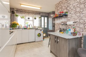 Images for Wakefield, Wellingborough