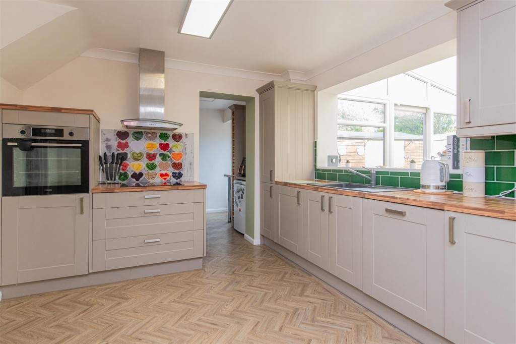 Images for Gretton Court, Wellingborough EAID:oscarjamesapi BID:6