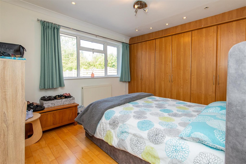Images for Bedford Road, Rushden EAID:oscarjamesapi BID:8