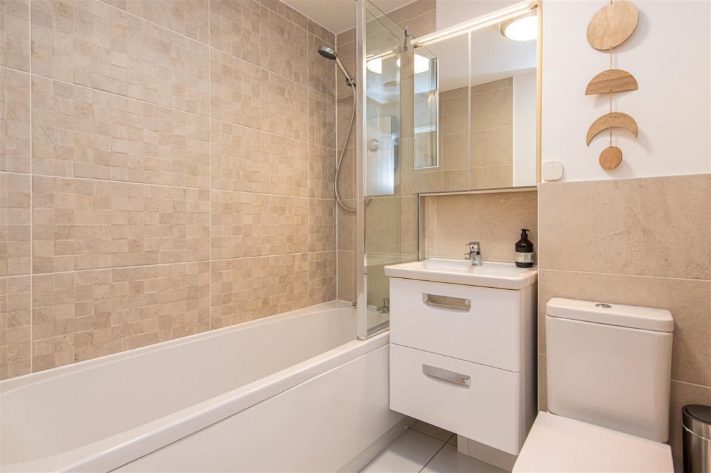 Images for Taylor Drive, Kettering EAID:oscarjamesapi BID:2