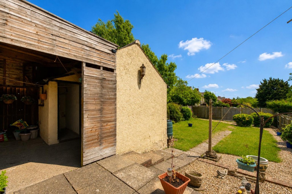 Images for Harrington Road, Desborough, Kettering EAID:oscarjamesapi BID:2