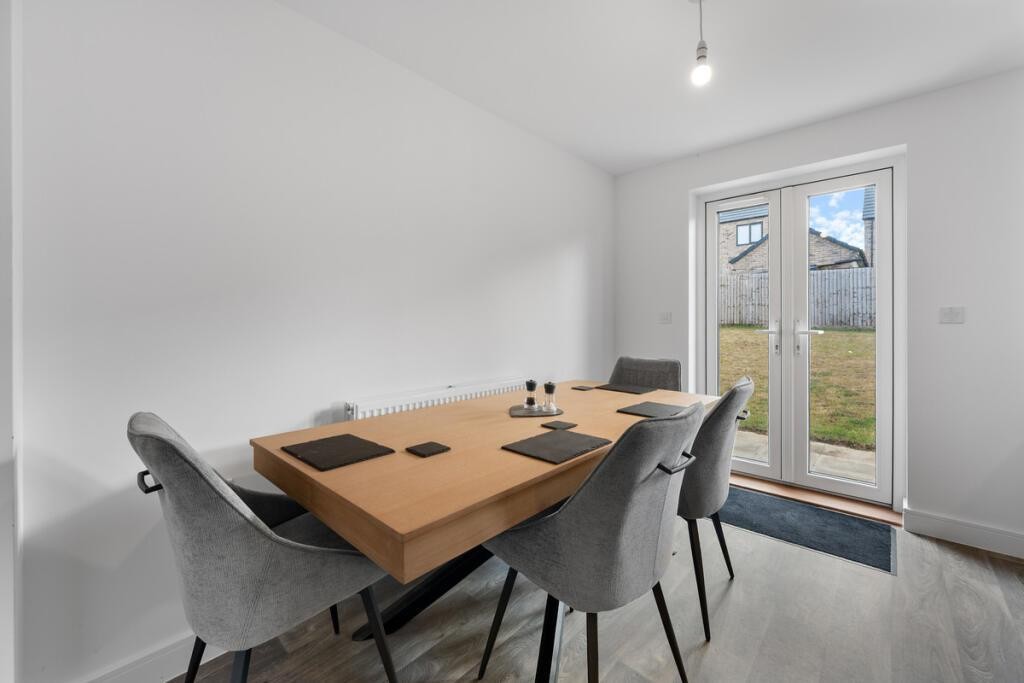 Images for Mistletoe Gardens, Priors Hall, Corby EAID:oscarjamesapi BID:4
