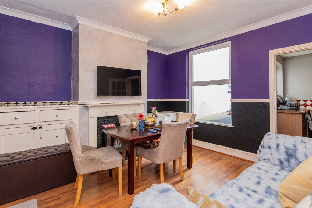 Images for Regent Street, Kettering EAID:oscarjamesapi BID:2