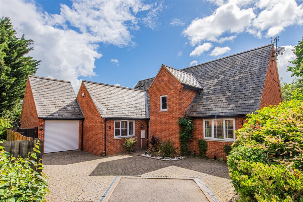 Images for Harlestone Road, Northampton EAID:oscarjamesapi BID:1