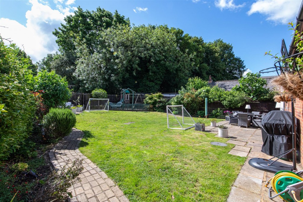 Images for Harlestone Road, Northampton EAID:oscarjamesapi BID:1