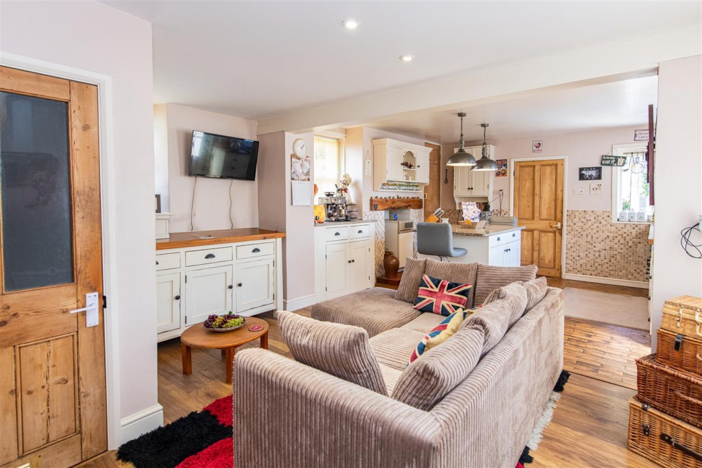 Images for Wellingborough Road, Broughton EAID:oscarjamesapi BID:2