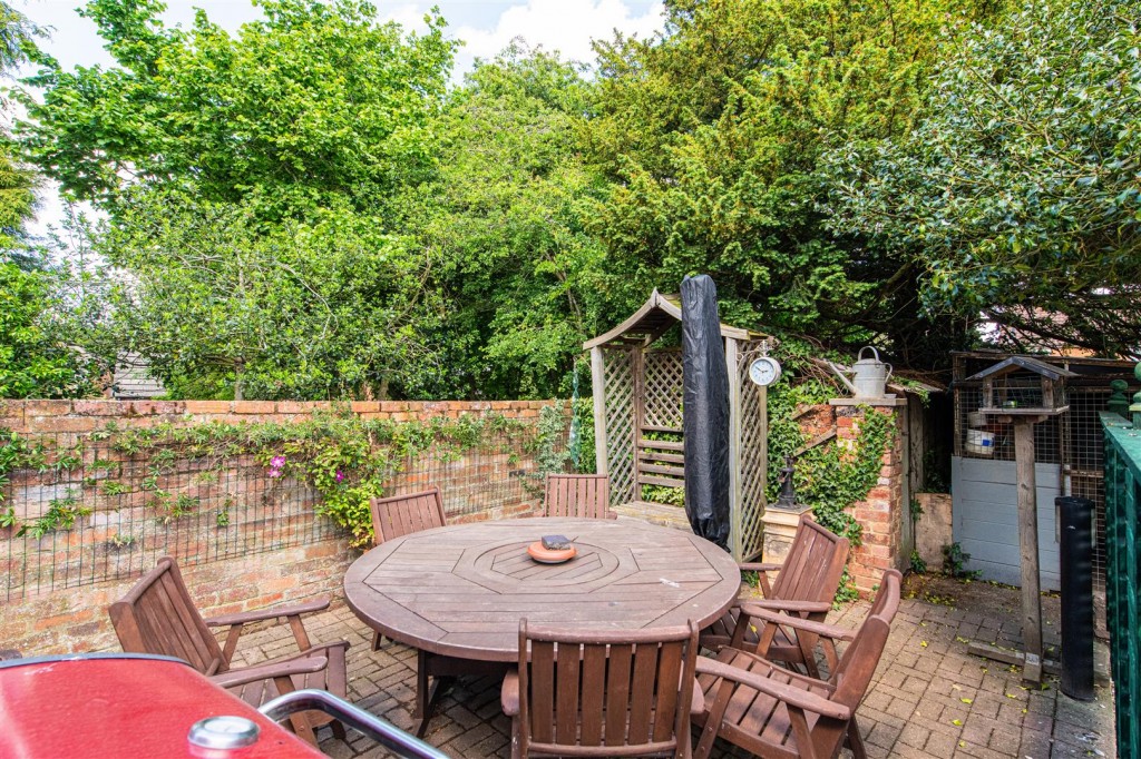 Images for Wellingborough Road, Broughton EAID:oscarjamesapi BID:2