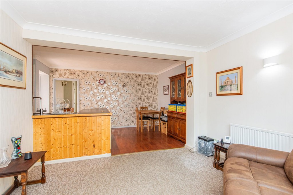Images for Regent Close, Burton Latimer EAID:oscarjamesapi BID:3