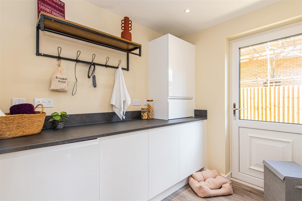 Images for Eyam Close, Desborough, Kettering EAID:oscarjamesapi BID:2