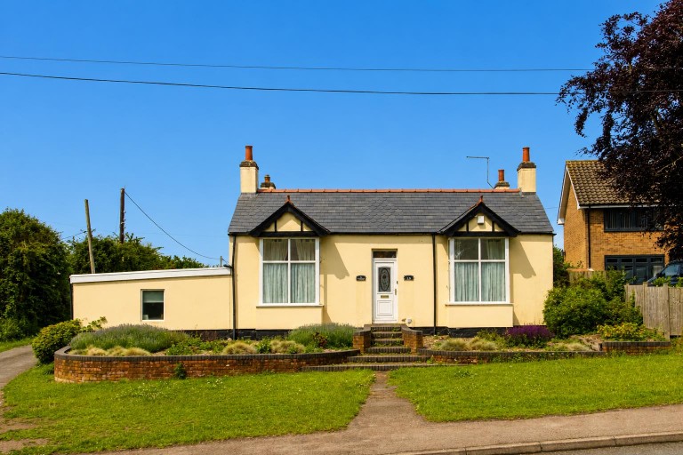 Rothwell Road, Desborough, Kettering - EAID:oscarjamesapi, BID:2