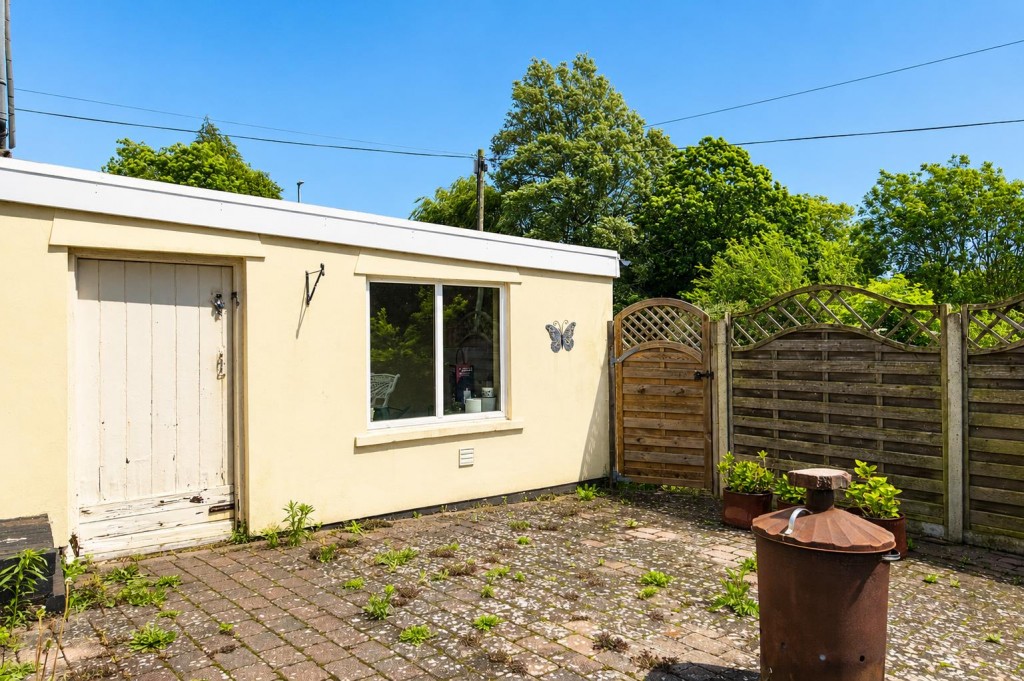 Images for Rothwell Road, Desborough, Kettering EAID:oscarjamesapi BID:2