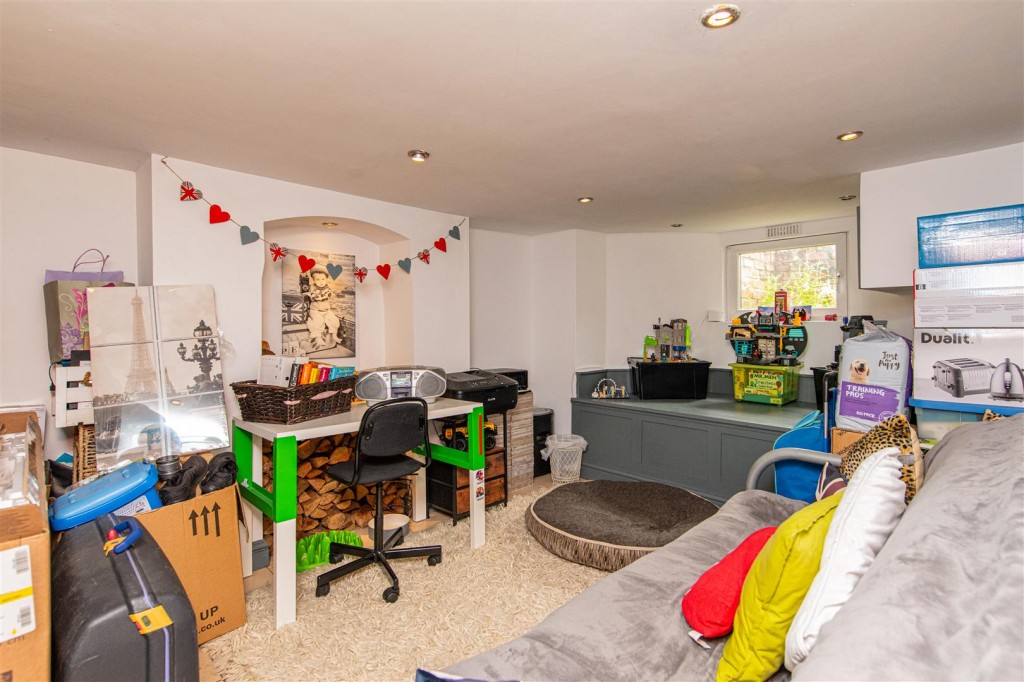 Images for Broadway, Kettering EAID:oscarjamesapi BID:2