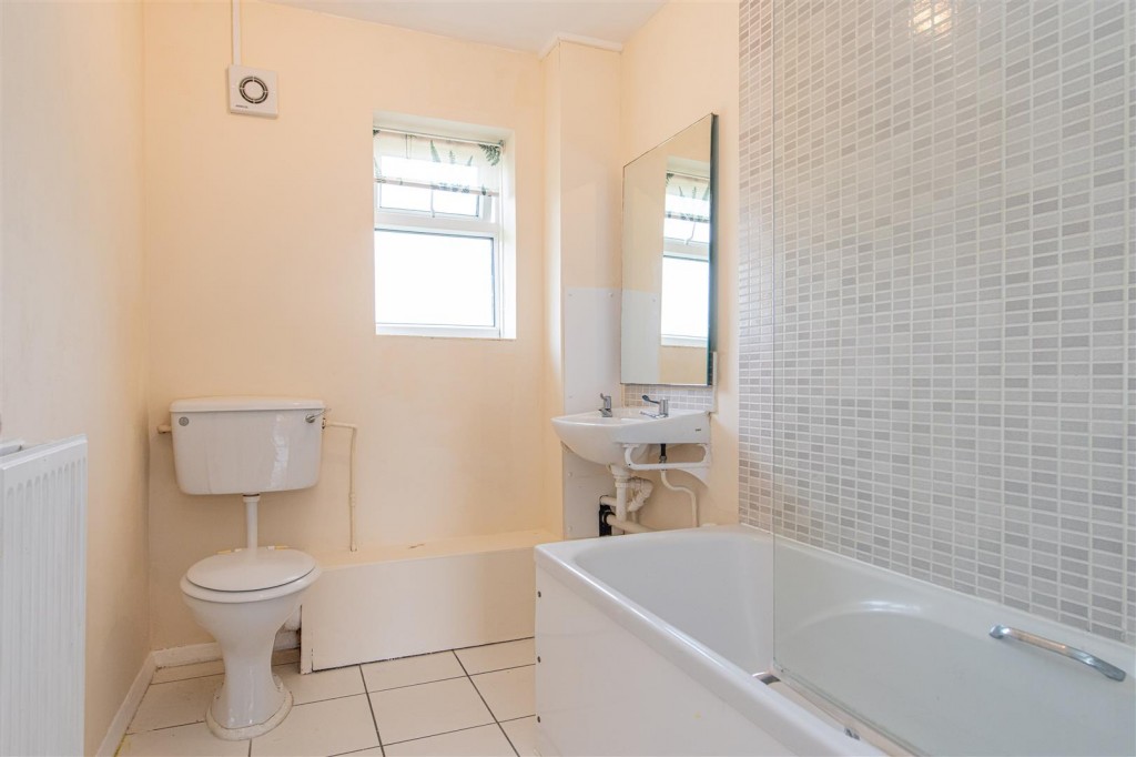 Images for Weekley Glebe Road, Kettering EAID:oscarjamesapi BID:2