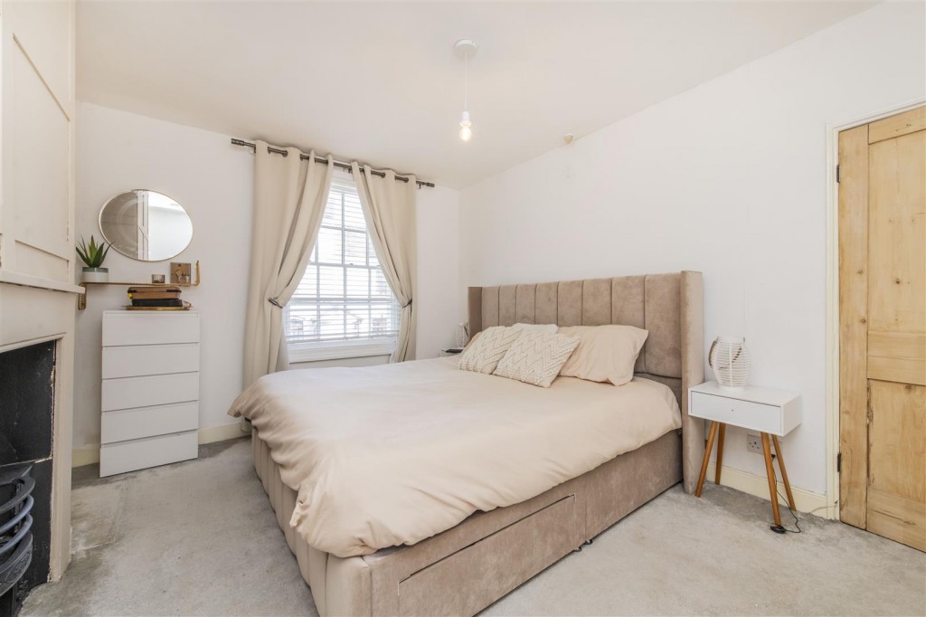 Images for Oxford Street, Wellingborough EAID:oscarjamesapi BID:6