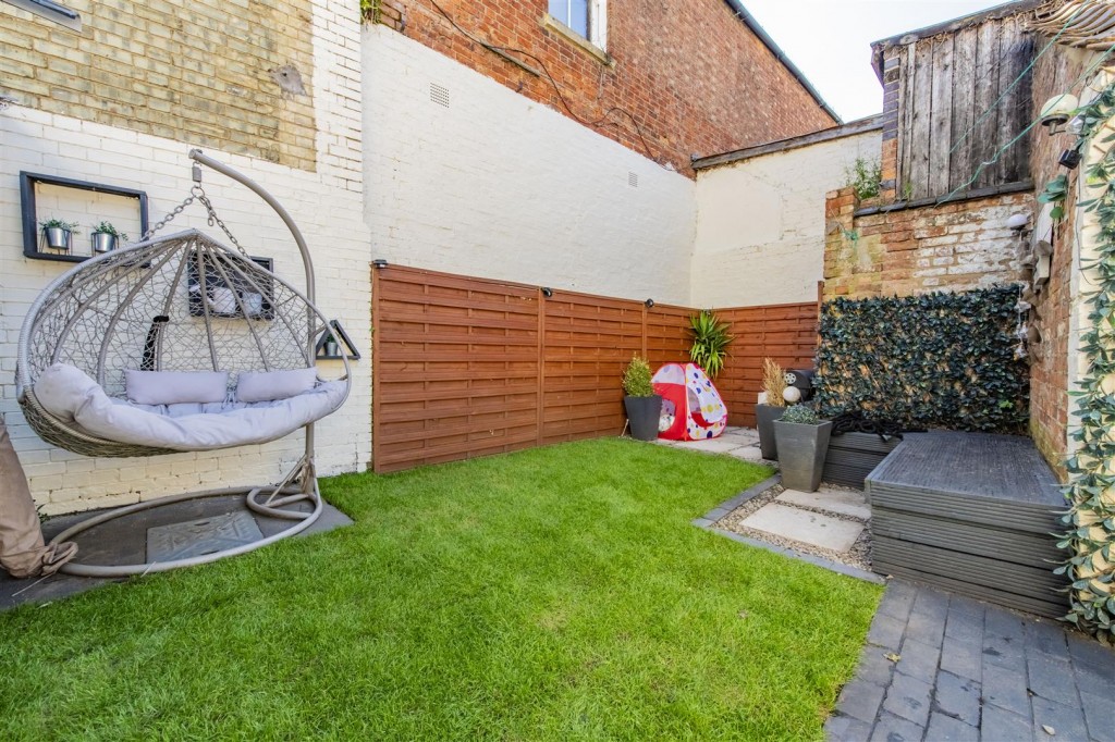 Images for Oxford Street, Wellingborough EAID:oscarjamesapi BID:6
