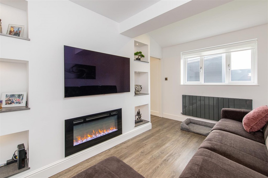 Images for Surrey Close, Corby EAID:oscarjamesapi BID:2