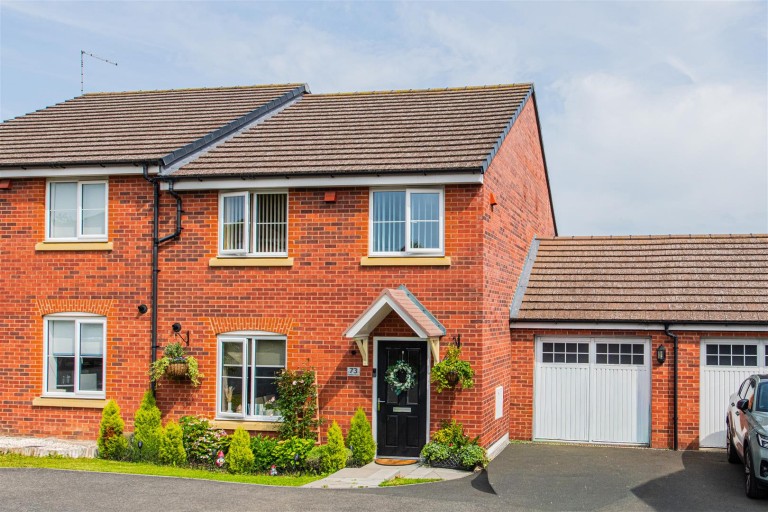 Finedon Road, Burton Latimer - EAID:oscarjamesapi, BID:2