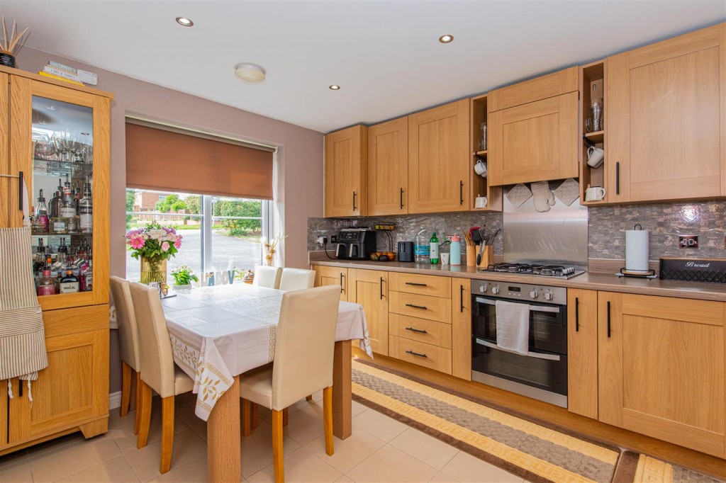Images for Finedon Road, Burton Latimer EAID:oscarjamesapi BID:2