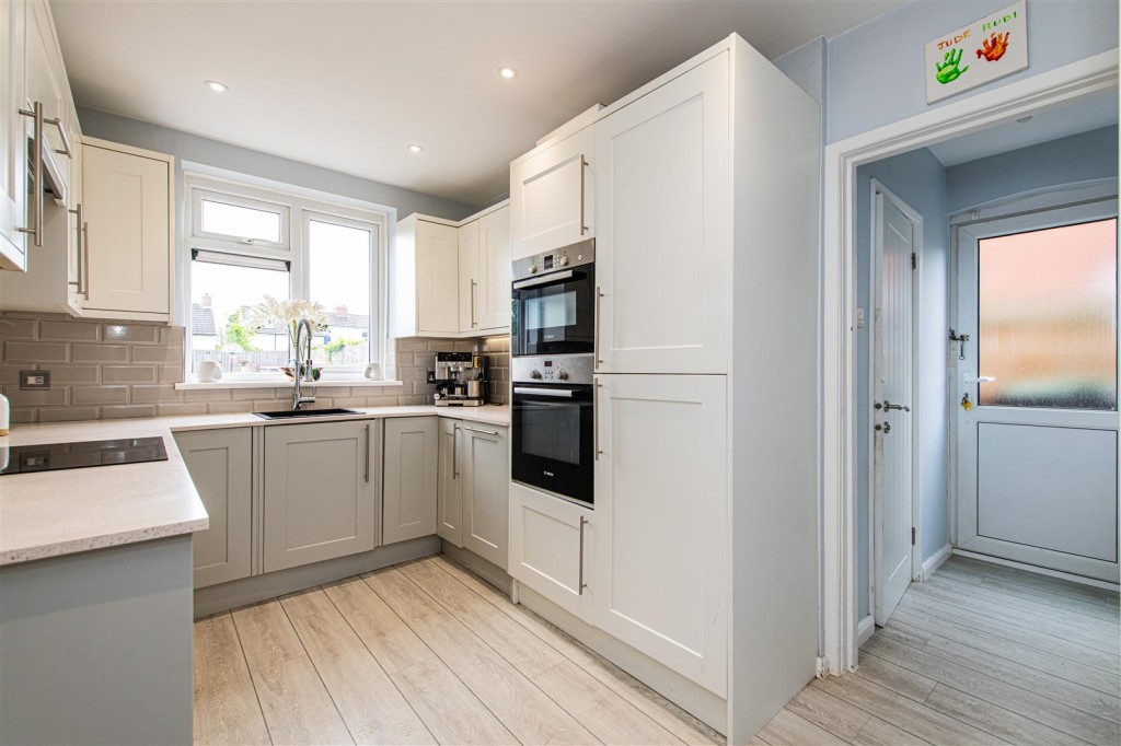 Images for Swanspool Parade, Wellingborough EAID:oscarjamesapi BID:6