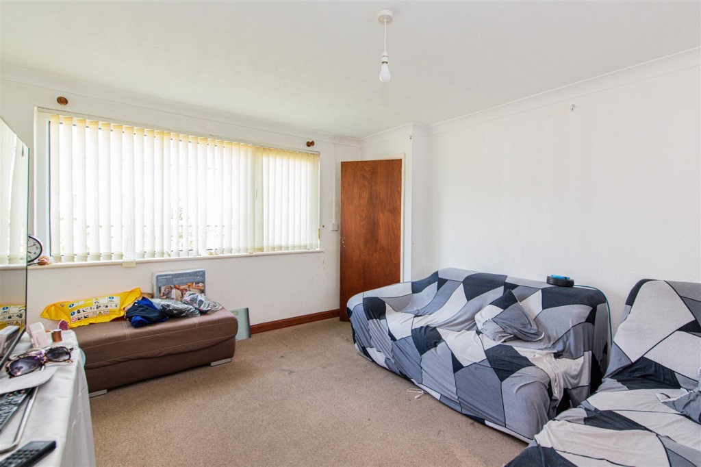 Images for Farmstead Road, Corby EAID:oscarjamesapi BID:4