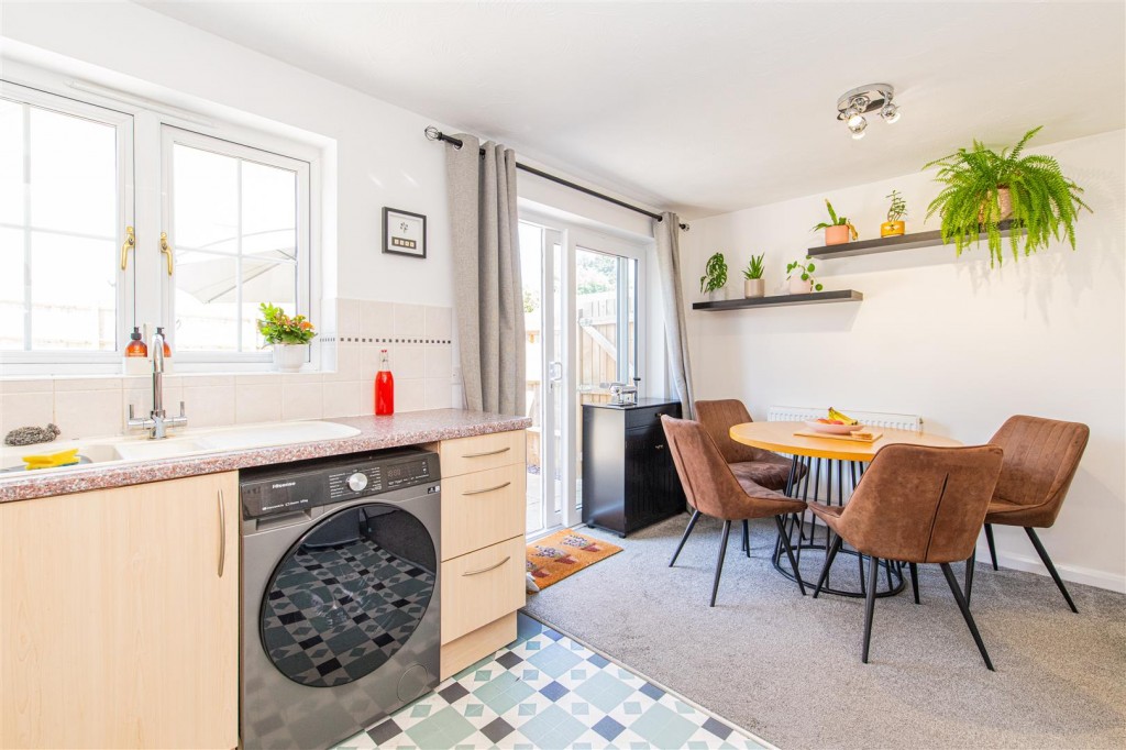 Images for Randall Close, Irthlingborough EAID:oscarjamesapi BID:8