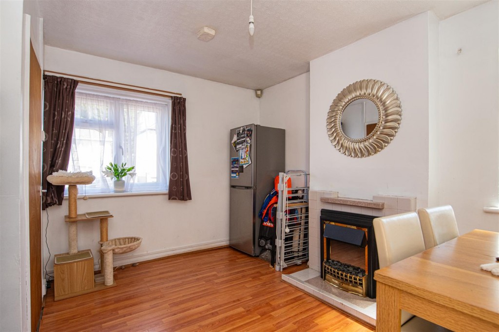 Images for Pleydell Road, Northampton EAID:oscarjamesapi BID:1