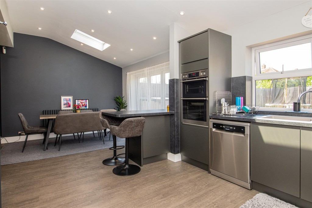 Images for First Avenue, Wellingborough EAID:oscarjamesapi BID:6