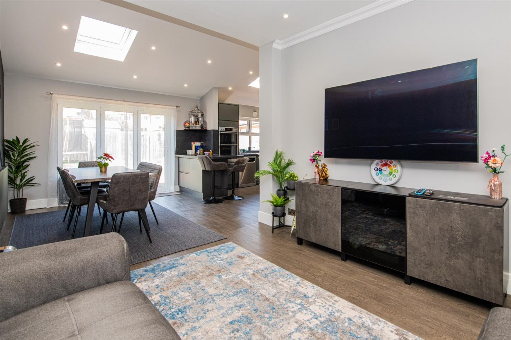 Images for First Avenue, Wellingborough EAID:oscarjamesapi BID:6